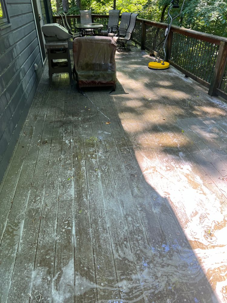 Driveway & Sidewalk Cleaning for Central KY Pressure Washing in Richmond, KY