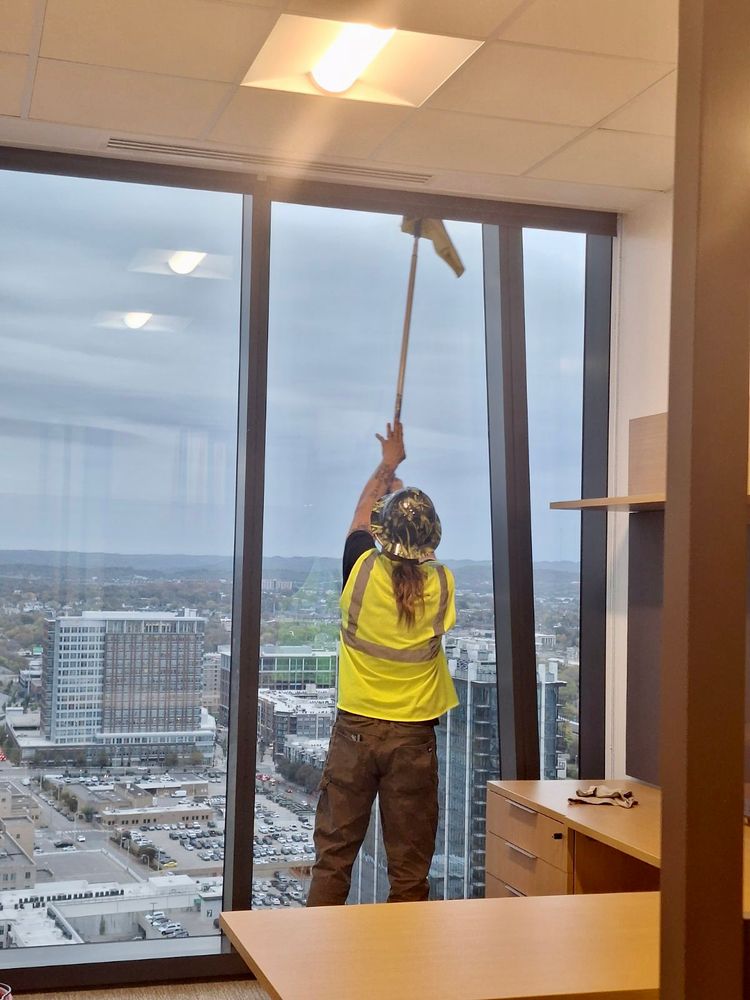 Window Cleaning for Clear Choice Services, LLC in Nashville, Tennessee
