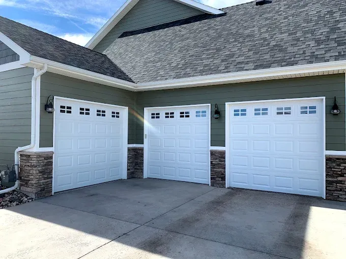 All Photos for 423 Garage Doors in Signal Mountain, Tennessee