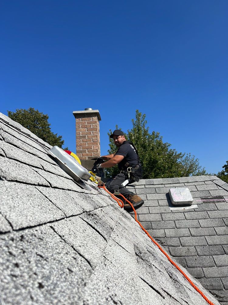 G2 Roofing and Exteriors team in Lombard, IL - people or person