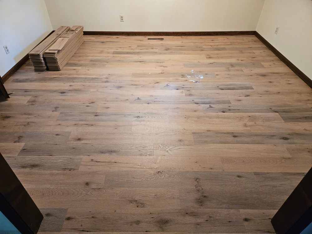 Laminate plank flooring for AVance Flooring in Bridgman, MI