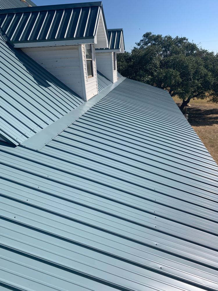Roofing for D L Construction  in Ballinger, TX