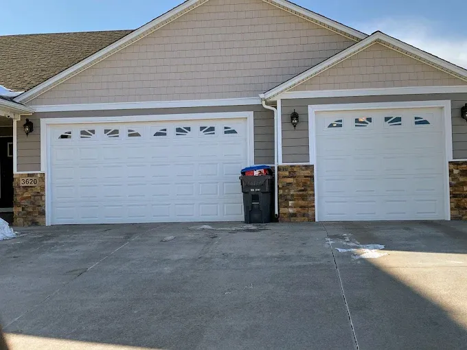 All Photos for 423 Garage Doors in Signal Mountain, Tennessee