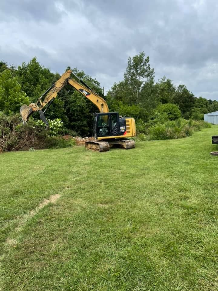 Excavating for Strong Contracting in Lebanon, KY