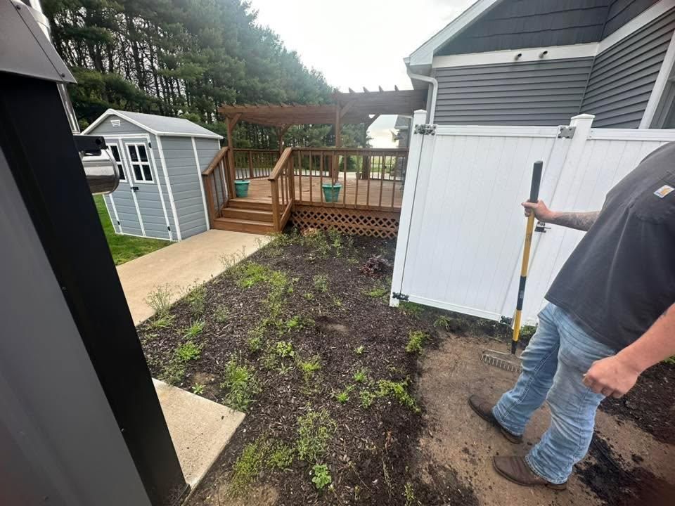 All Photos for FIRST CLASS GRASS LLC in Syracuse, IN