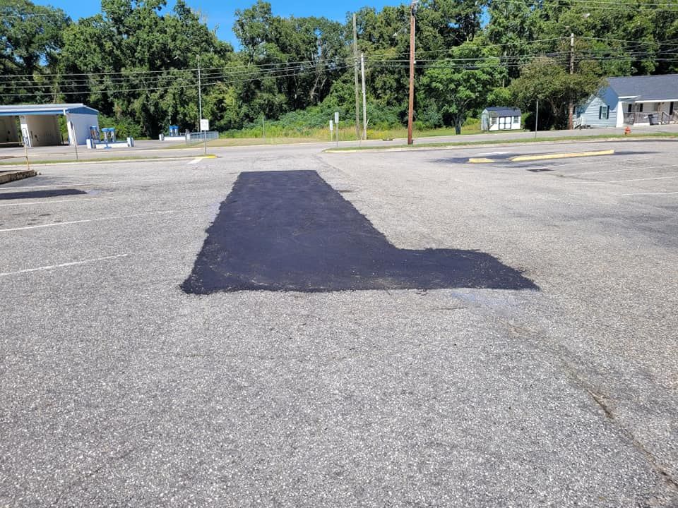 Asphalt for Southeast Sealing & Striping in Bladenboro, NC