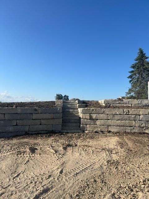 Retaining Wall Construction for Viking Dirtworks and Landscaping in Gallatin, MO
