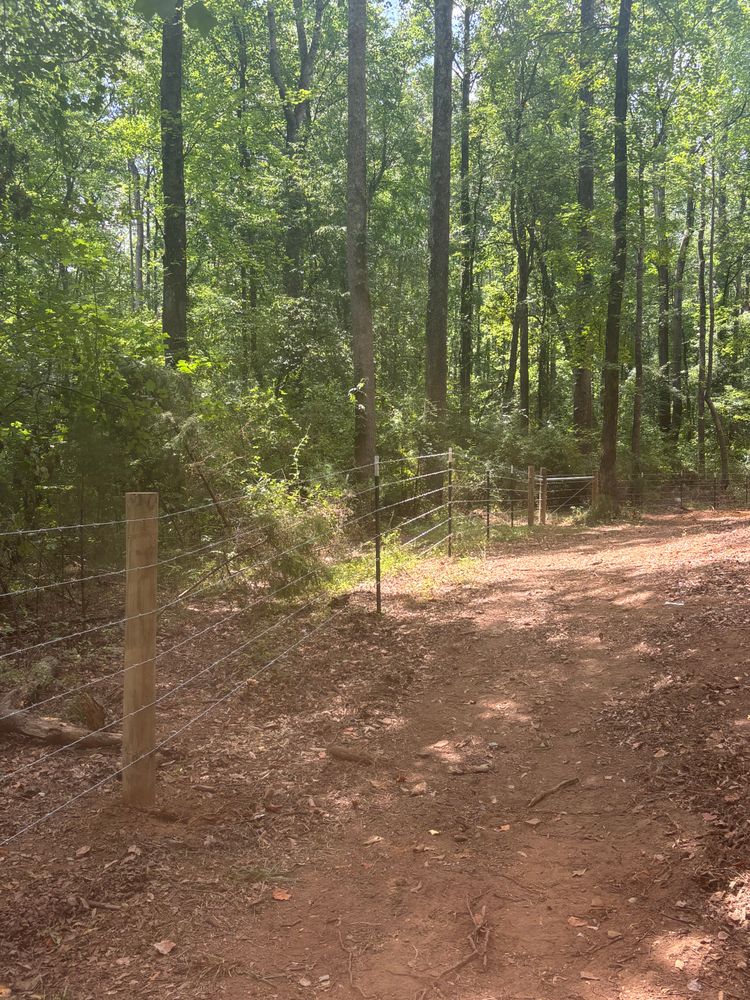 Fence for LB Fencing & Services in Archdale, NC