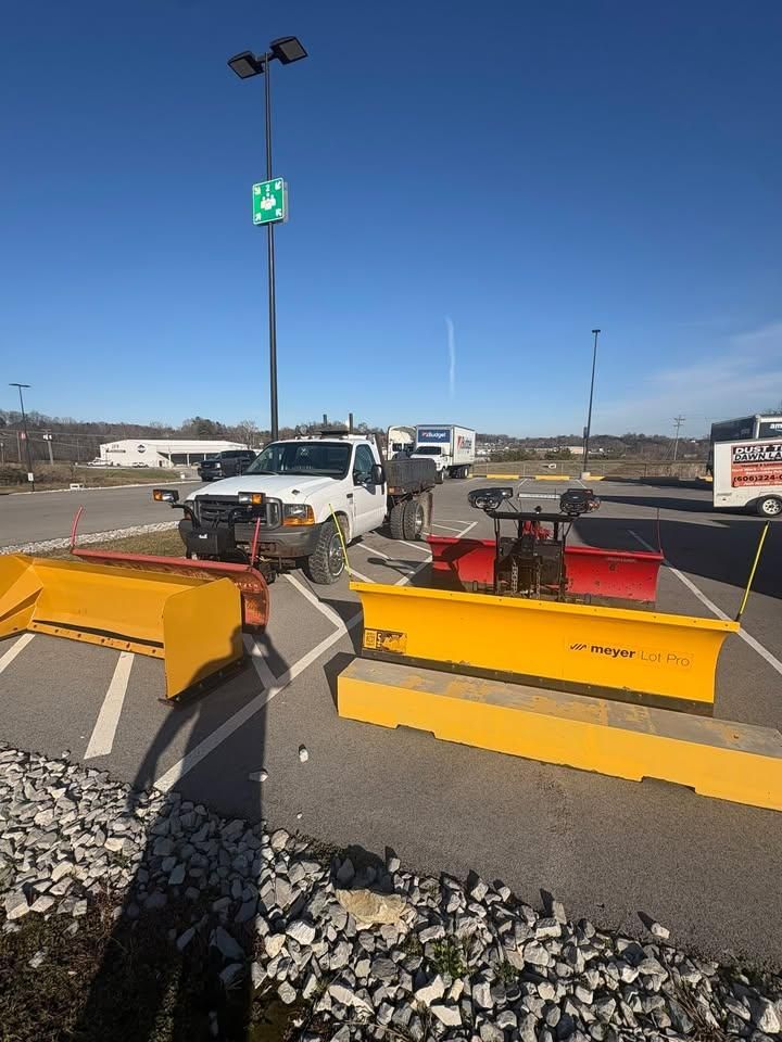 All Photos for Dust Till Dawn Lawn in London, Kentucky