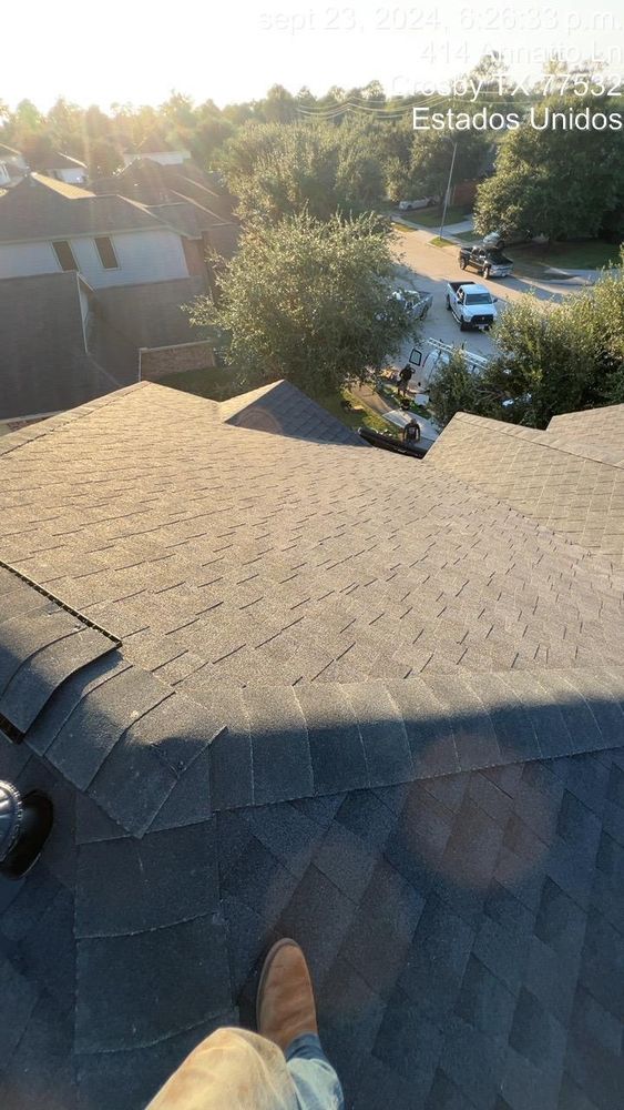 Roofing for E & E Roofing & Exteriors LLC in Baytown, TX