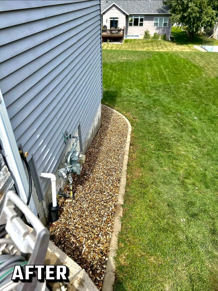 All Photos for Weeds Lawn Care & Landscaping LLC  in Hiawatha, IA