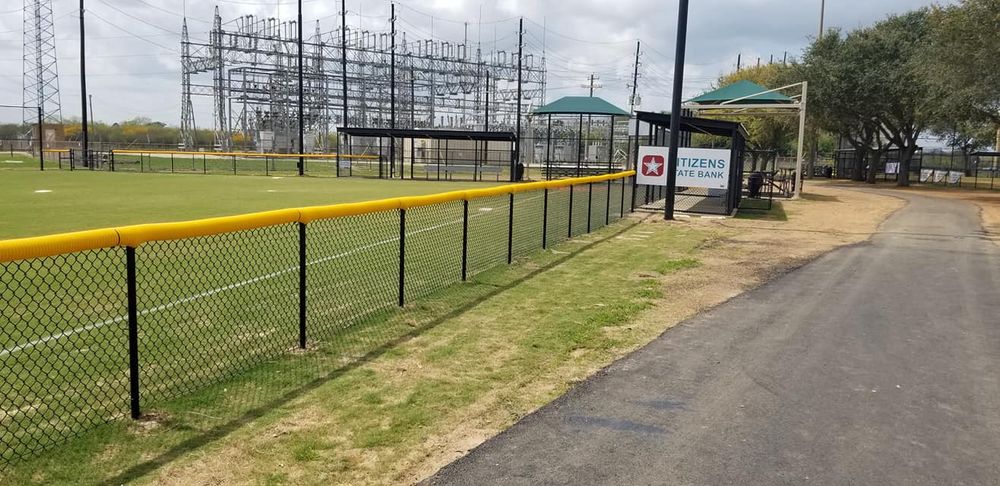 Black Chain Link Fencing for Pride Of Texas Fence Company in Brookshire, TX