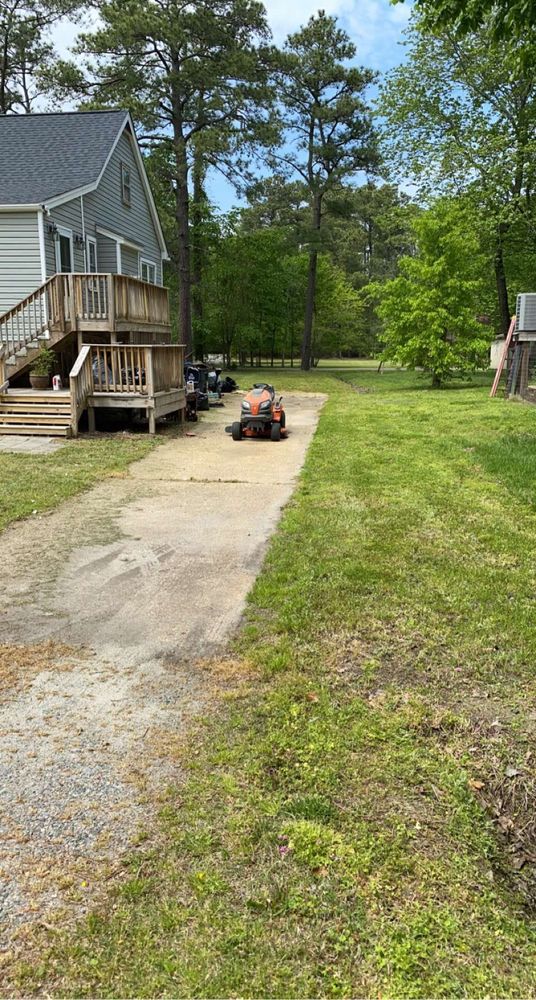 Landscaping for Bull Island Lawn Care LLC in Poquoson, VA