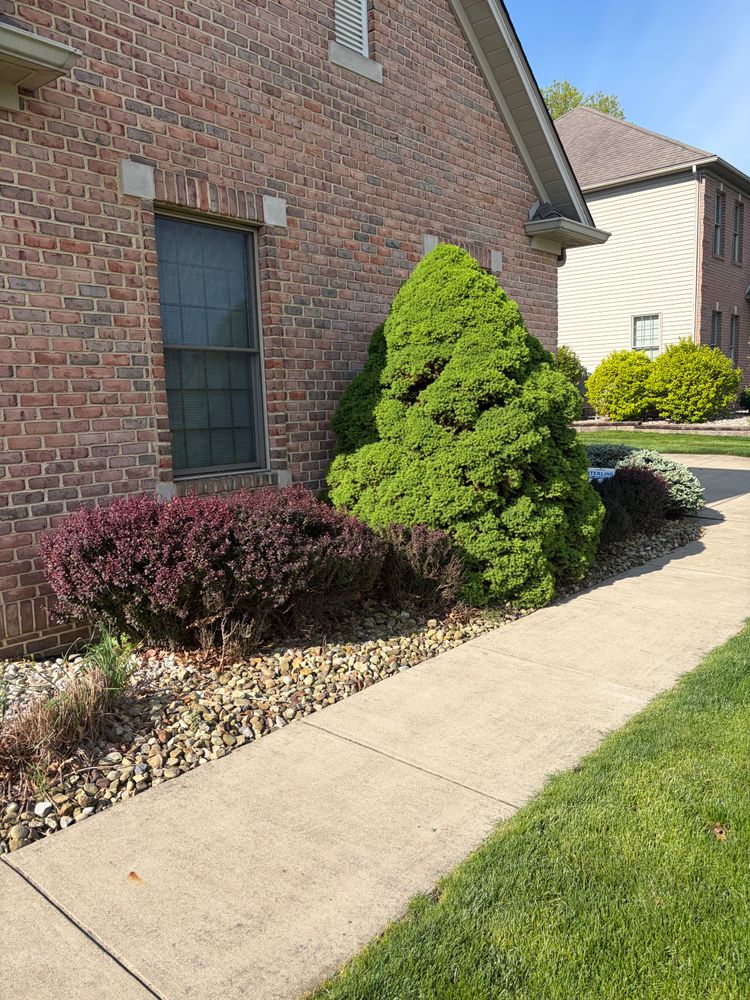 Natural Stone Hardscape for Youngstown Lawn & Patio Design in Canfield, OH
