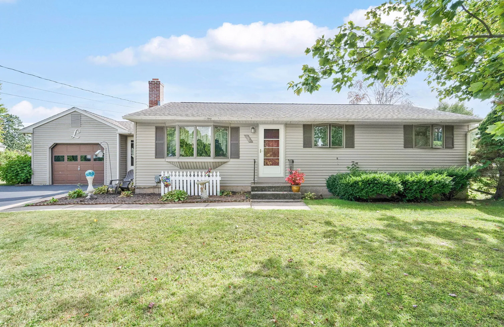 Explore our exclusive listing at many Griffin Rd. S., Windsor. Experience exceptional service and personalized guidance in finding your dream home with our expert real estate team today. for Nelson Foss - Realtor in Connecticut, CT