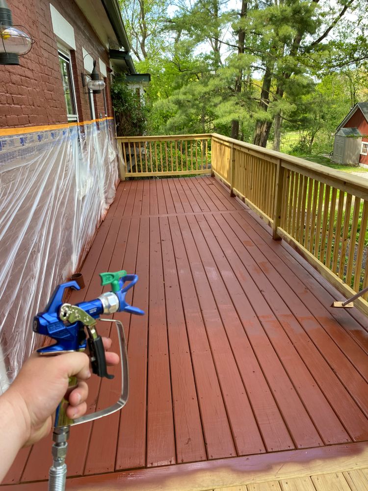 Deck staining for Premium Finish LLC in Medina, OH