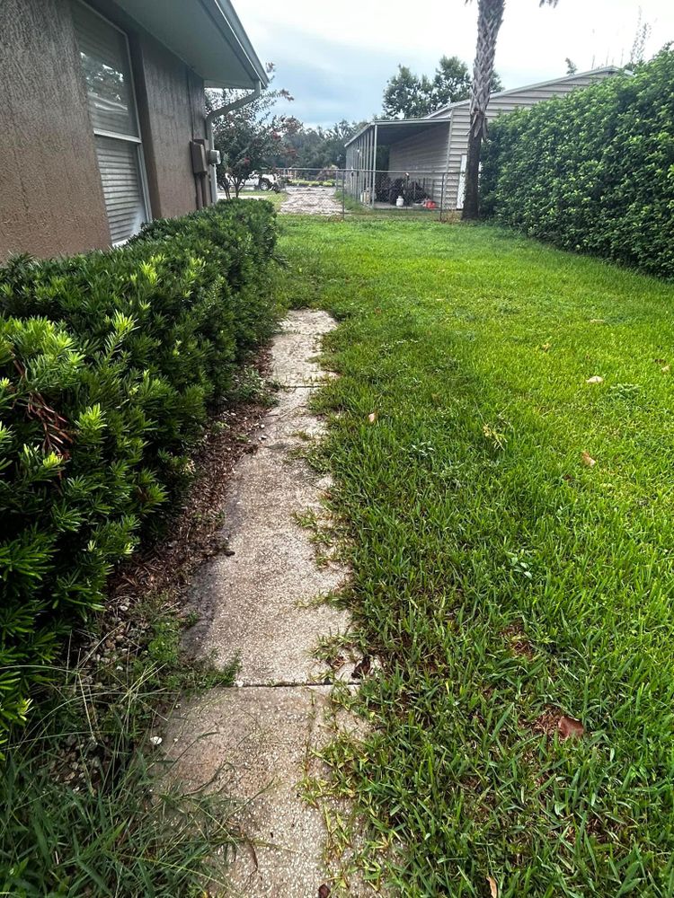 All Photos for Estrada All Pro Lawn Service in Auburndale, Florida