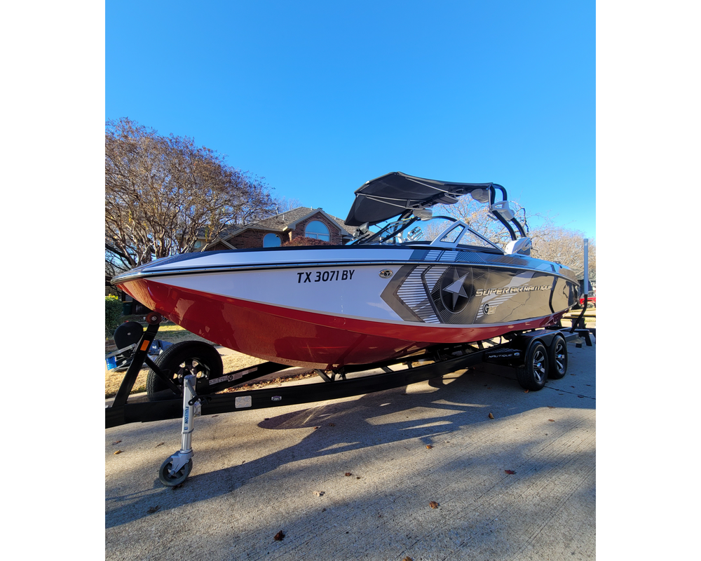 Boat Exteriors for L'Finesse Auto/Boat Details in Dallas, TX