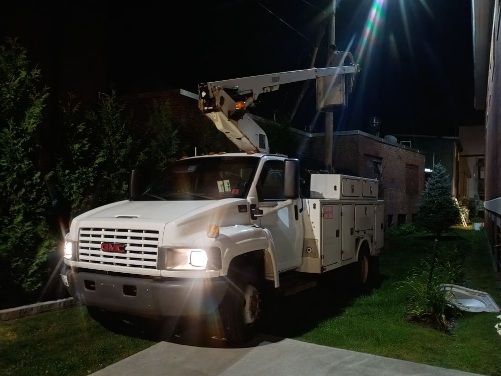 When severe weather strikes, trust our storm damage restoration services in Vermont and New Hampshire. We provide fast, professional cleanup and repair for homes and businesses affected by wind, rain, or hail.

Looking for “storm cleanup near me”? Our experts in Springfield VT, Claremont NH, and surrounding areas are ready 24/7 to restore your property quickly and safely. for First Response Reconstruction LLC in New Hampshire, NH