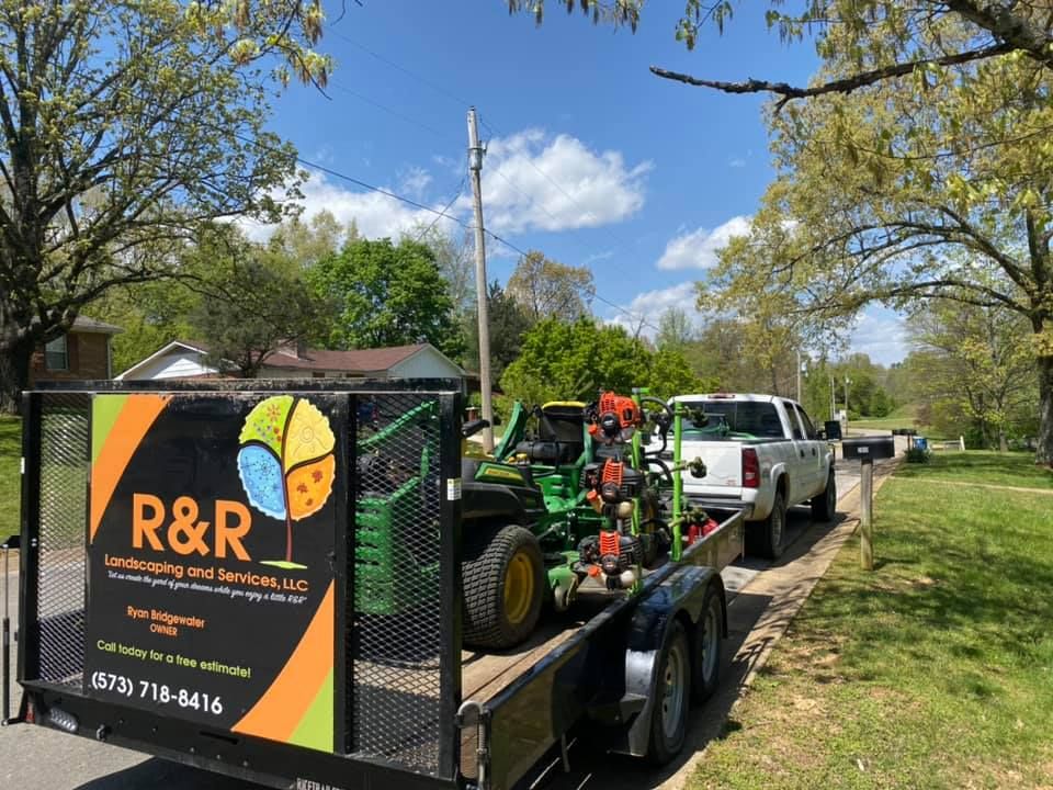 R & R Landscaping and Services, LLC team in Poplar Bluff, MO - people or person