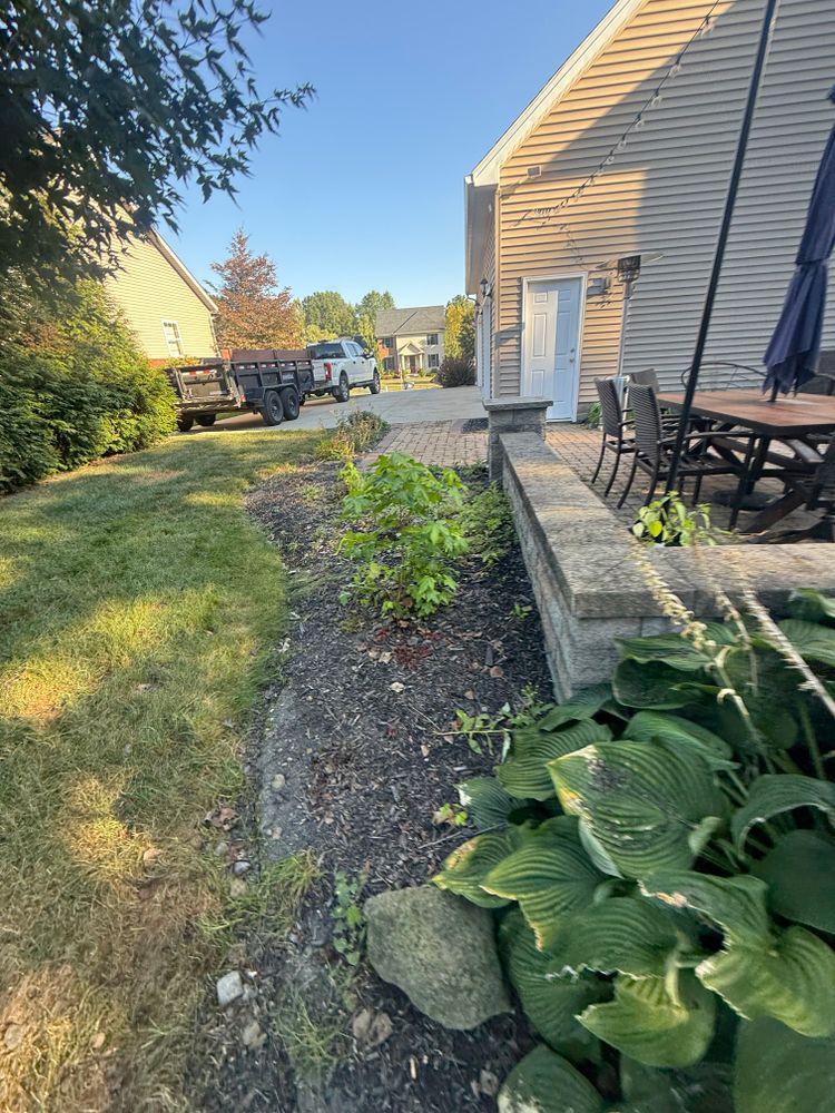 Natural Stone Hardscape for Youngstown Lawn & Patio Design in Canfield, OH