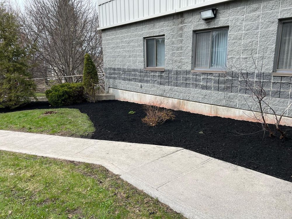 Landscaping for Roes Lawncare LLC in Lowville, NY