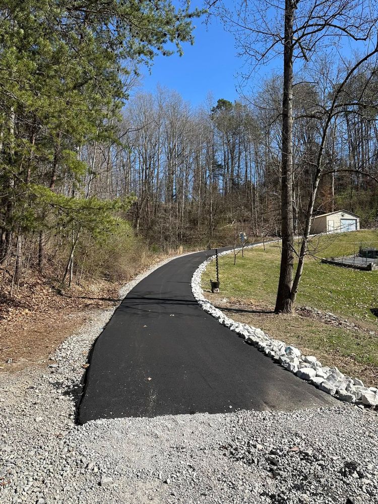 Asphalt for Metzler Paving and Sealcoating in Jacksboro, TN