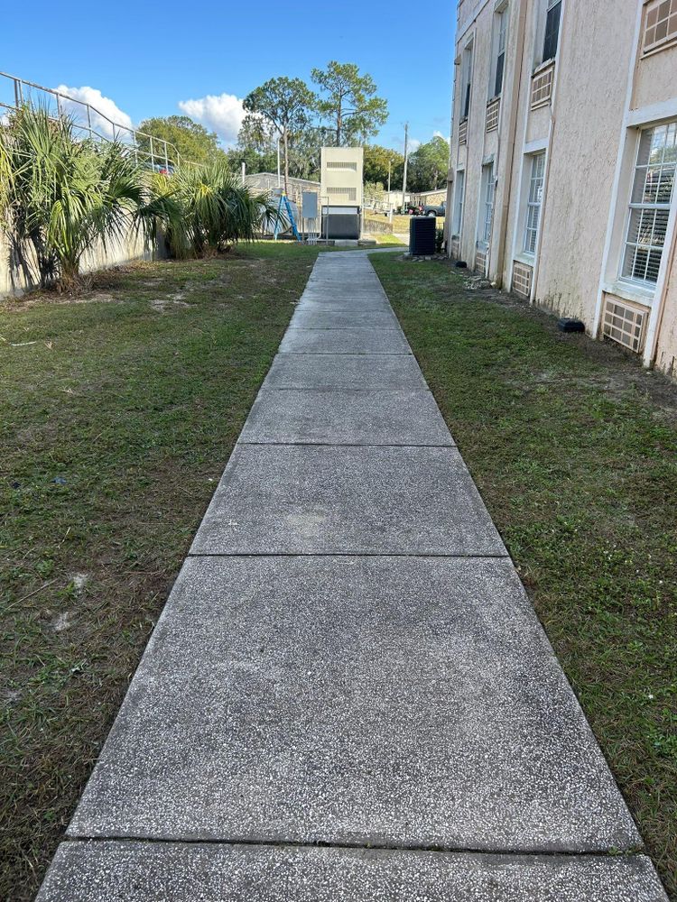 All Photos for Estrada All Pro Lawn Service in Auburndale, Florida