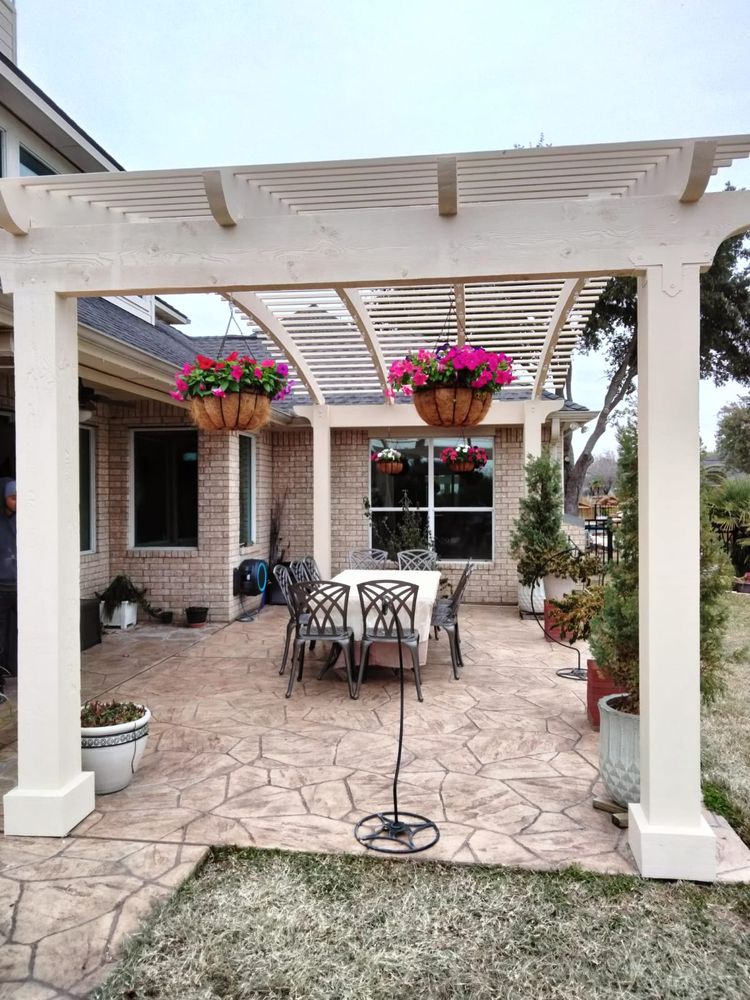 Outdoor Patio for E & E Roofing in Baytown, TX