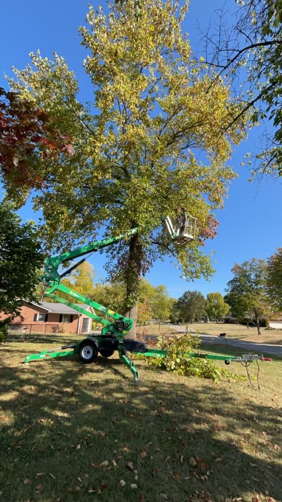 Mowing and Edging for Robbie's Lawn Care, LLC in Middletown, OH