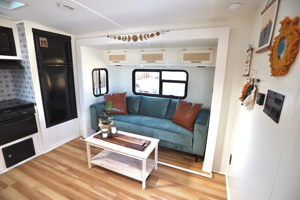 2018 Keystone Passport 2510RB for Mauka to Makai RV Renovations in Los Angeles, CA