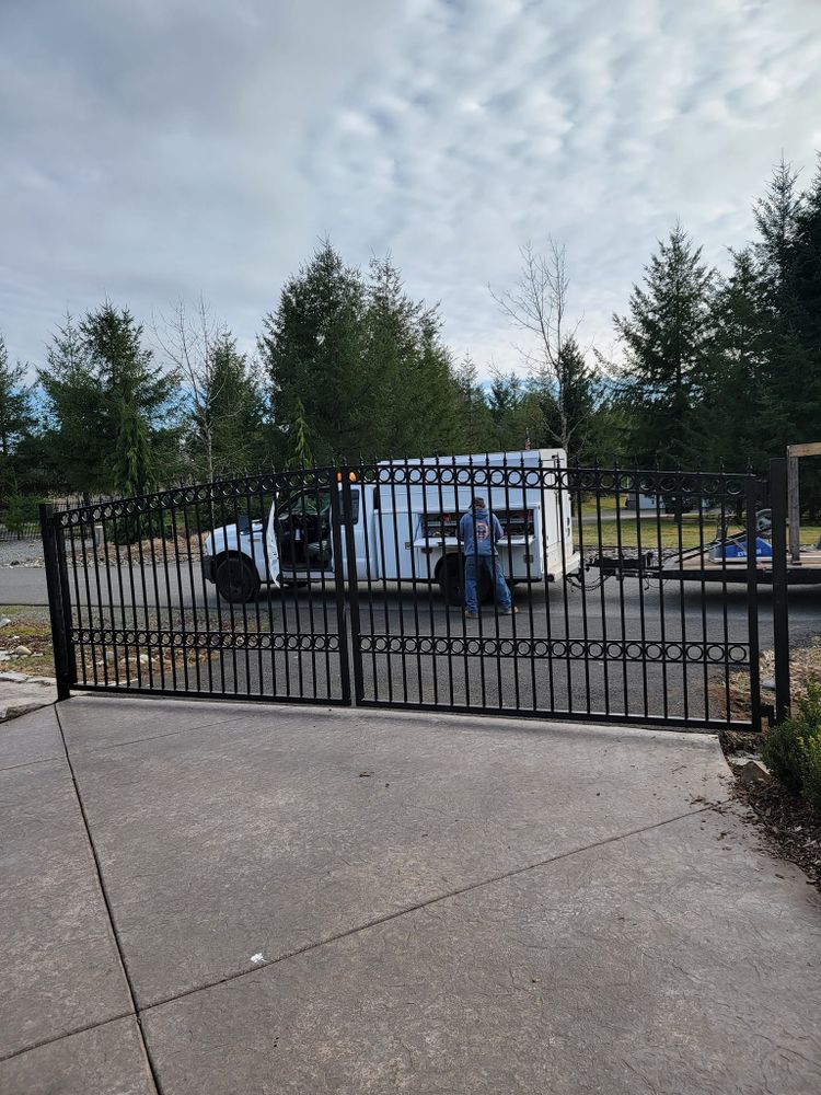 Fences for Custom Gates Welding, LLC. in Auburn, WA