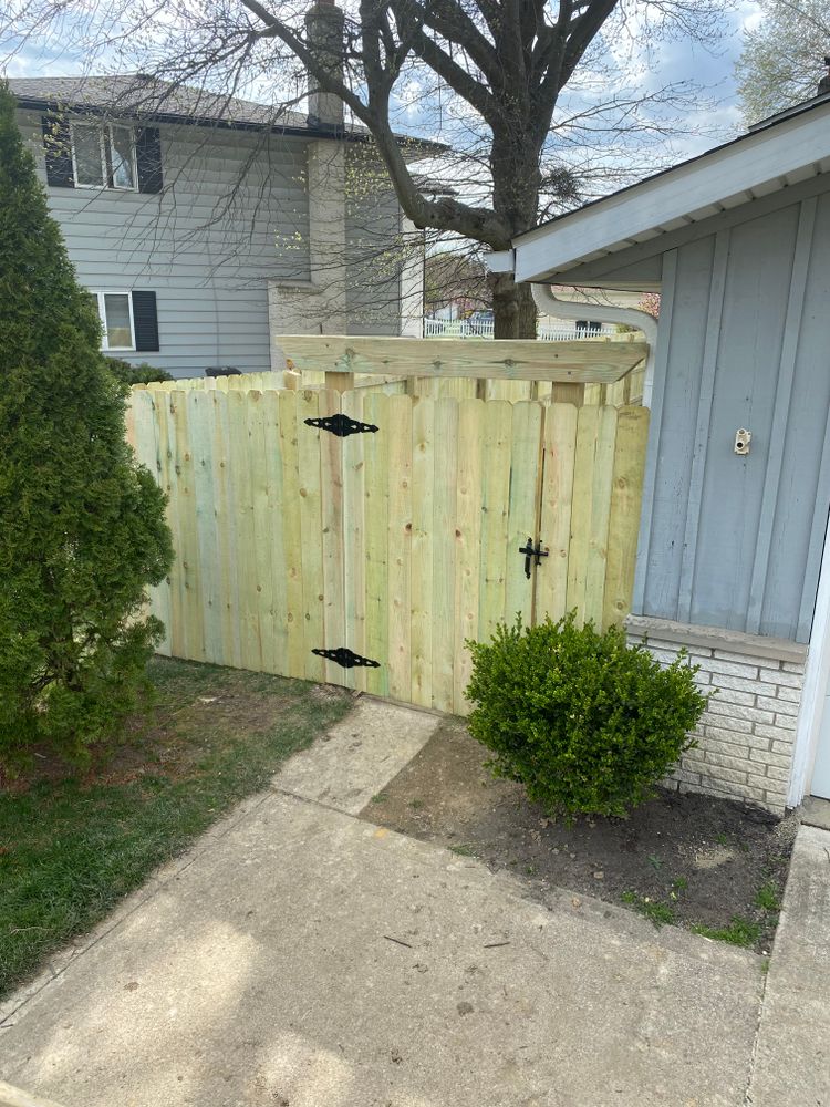 Wood fence for Castle Fence and Deck LLC in Medina, OH