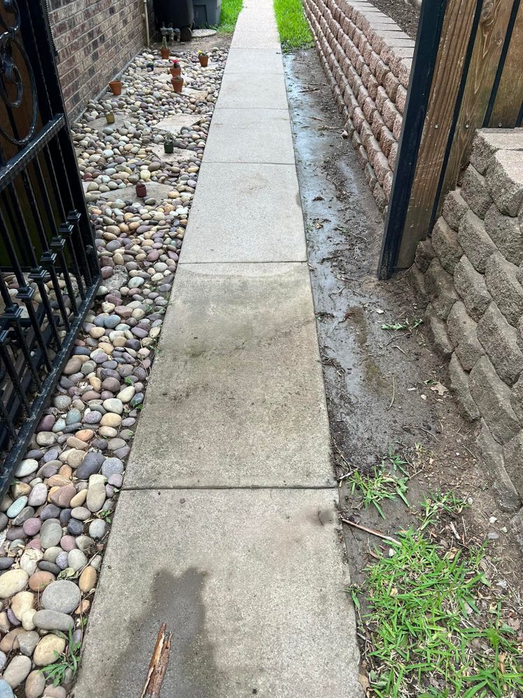 Driveway & Sidewalk Cleaning for Savage Pressure Washing in San Marcos, TX