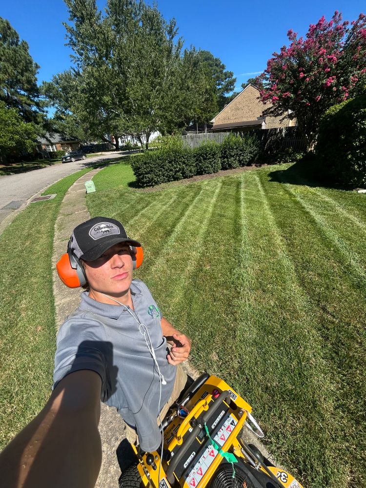 Quinten's Landscaping and Exterior Services LLC team in Chesapeake, VA - people or person