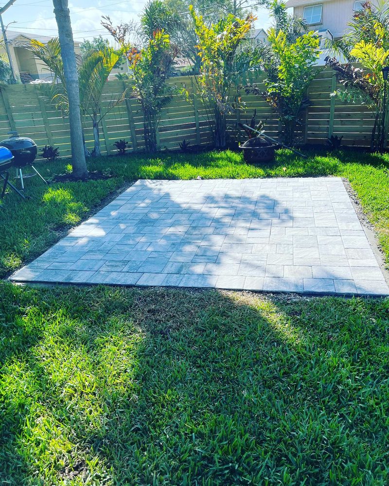 Landscaping for Hefty's Helpers in Saint Petersburg,  FL