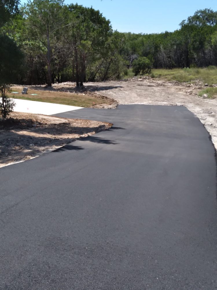 Asphalt and Paving for CAM Paving & Construction in Kendalia, TX