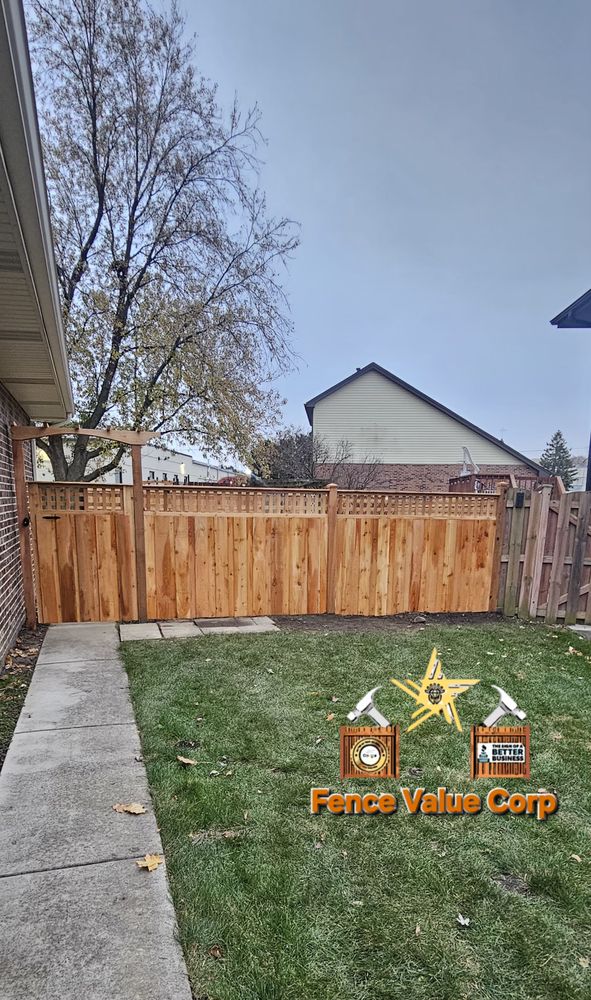 CEDAR WOOD FENCES for Fence Value Corp in Chicago, IL