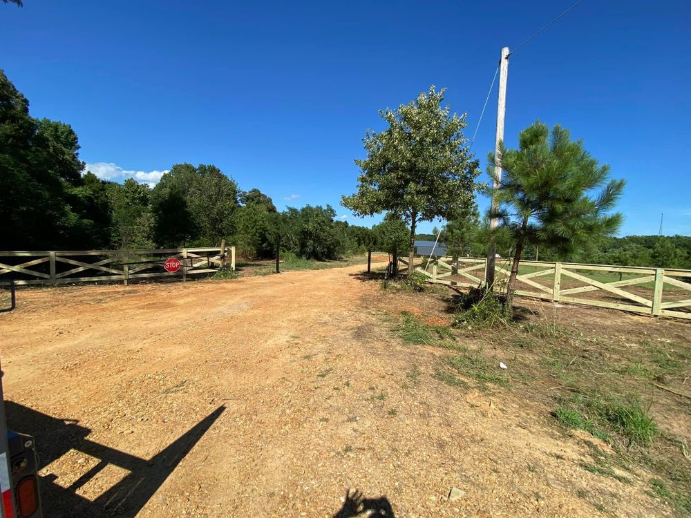 Custom Wooden Fences for Manning Fence, LLC in Hernando, MS