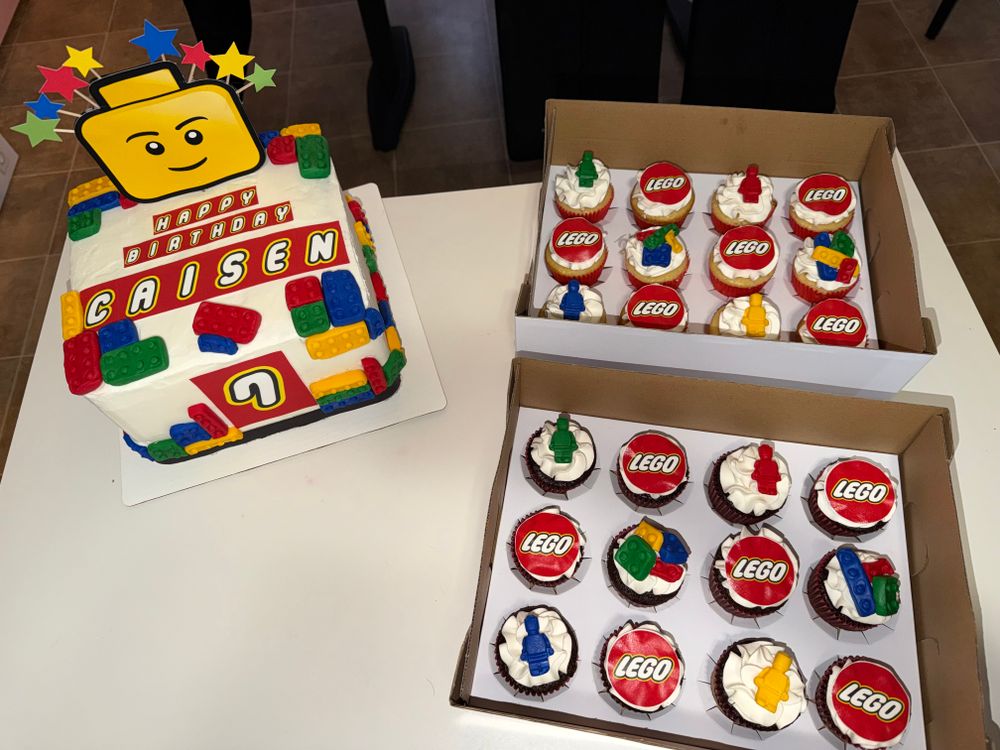 Custom Cakes and Cupcakes for Crumble Creations in Springfield, IL