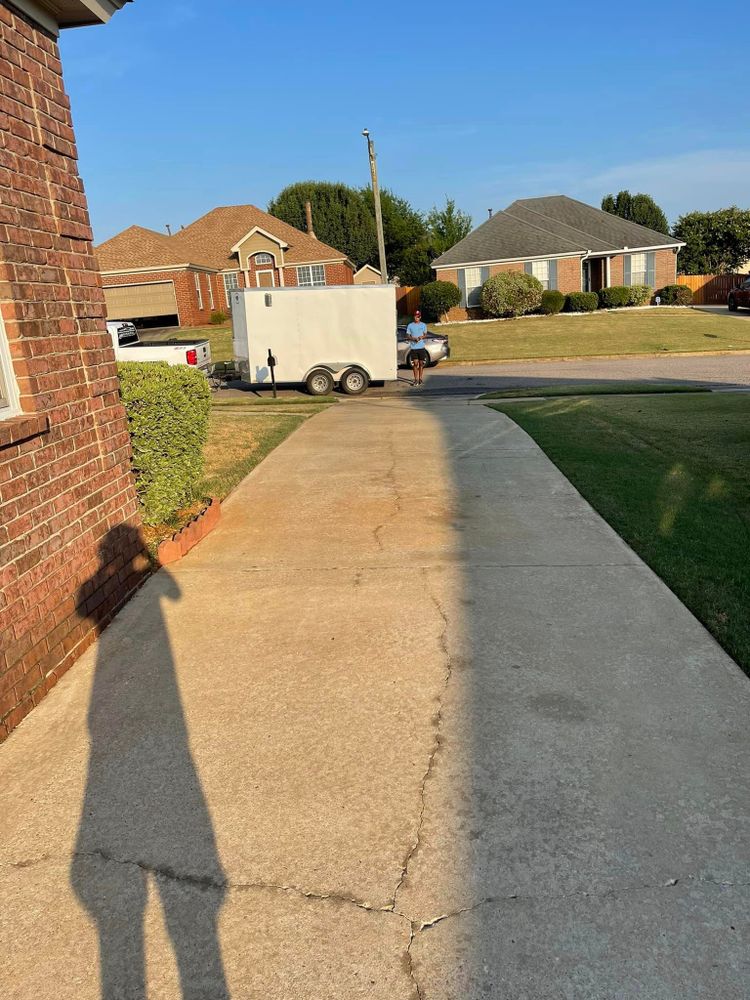 Our pressure washing service is the perfect way to clean your home's exterior. We use powerful equipment to remove dirt, mud, and other debris from your home's surface. for Bama’s Pressure Washing & Mobile Detailing  in Prattville, AL