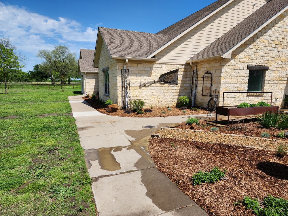 Flower Bed and Shrub Maintenance for Ornelas Lawn Service in Lone Oak, Texas