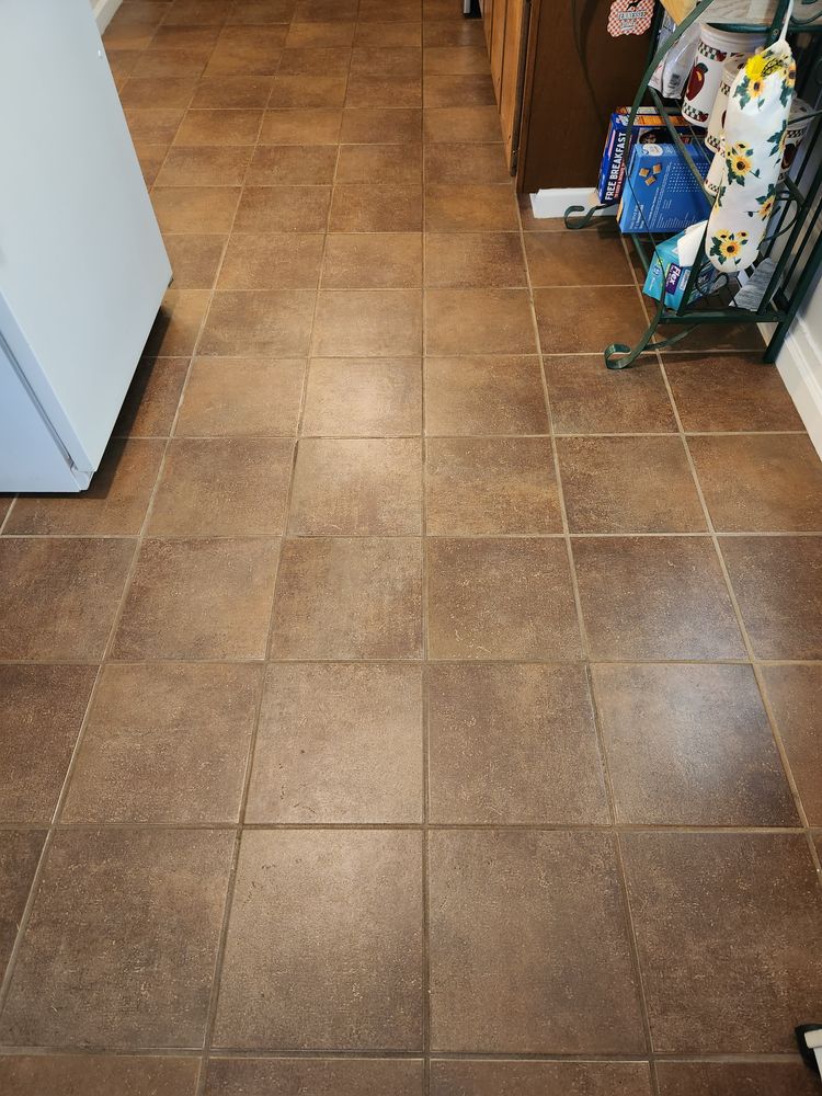 Tile/Grout  for Sammy's Carpet Cleaning in Lewis County, TN