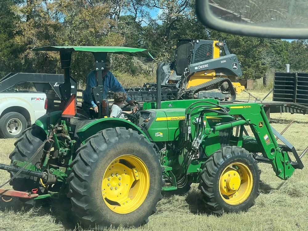 Mowing for Mohon Mowing & Fence in Gladewater, TX