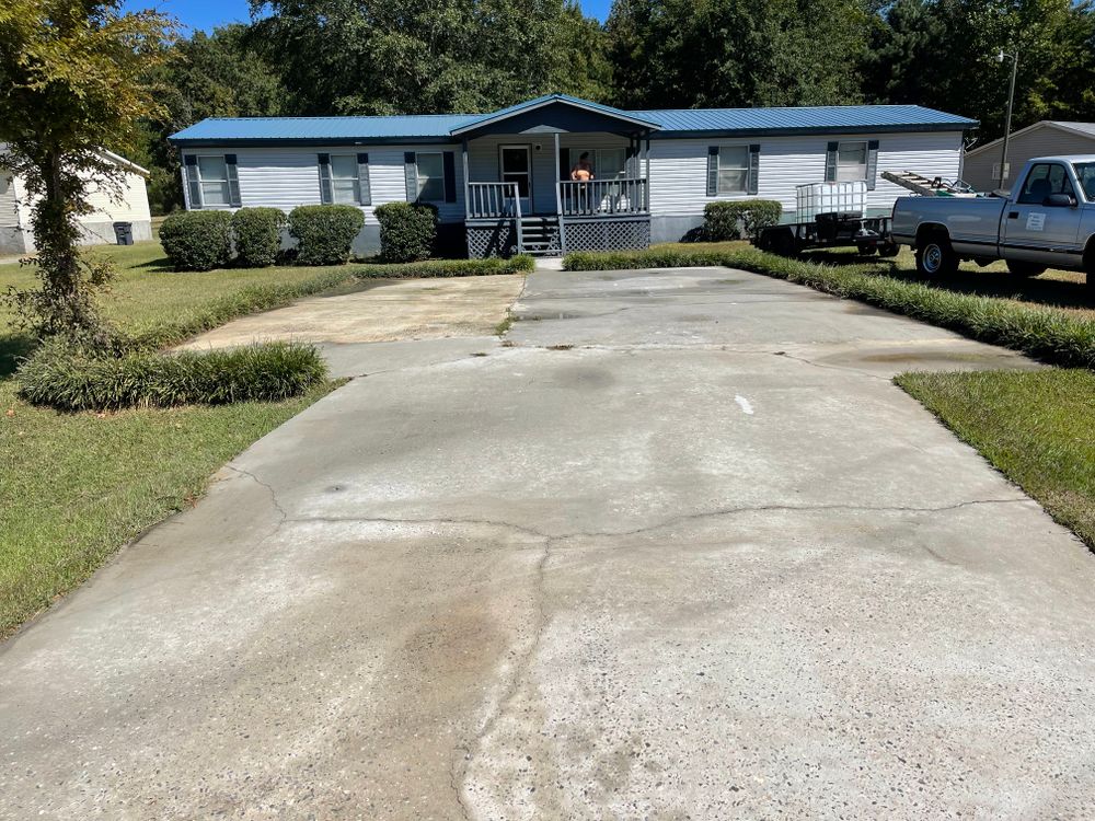 Home Softwash for TVISIONZ Pressure Washing, LLC in Milledgeville,  GA