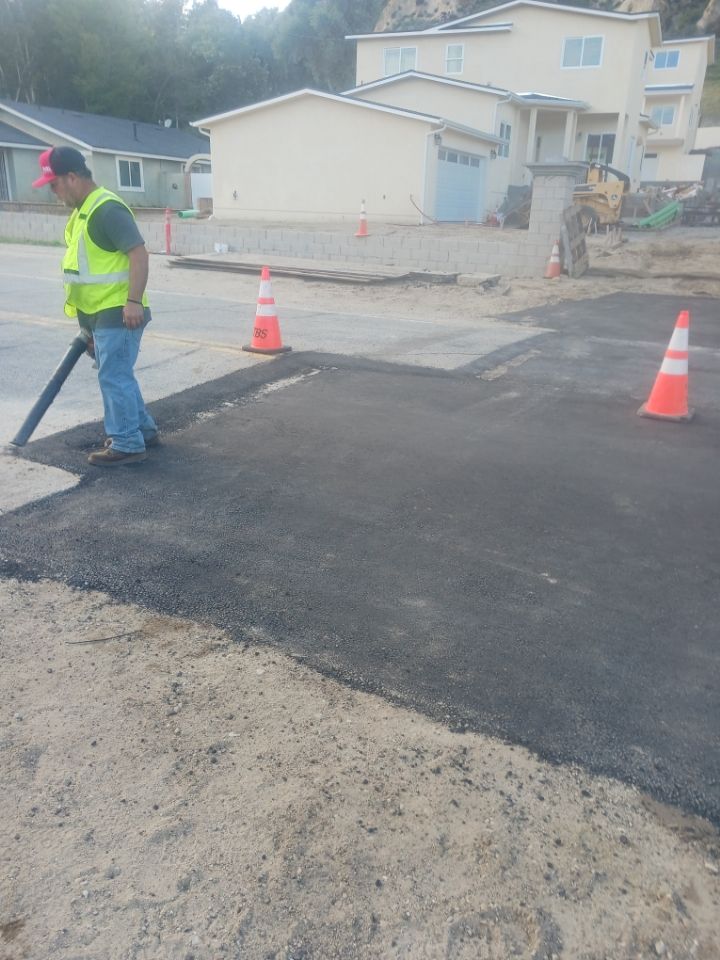 Asphalt and Paving for VenMor Asphalt Maintenance in Santa Paula, CA