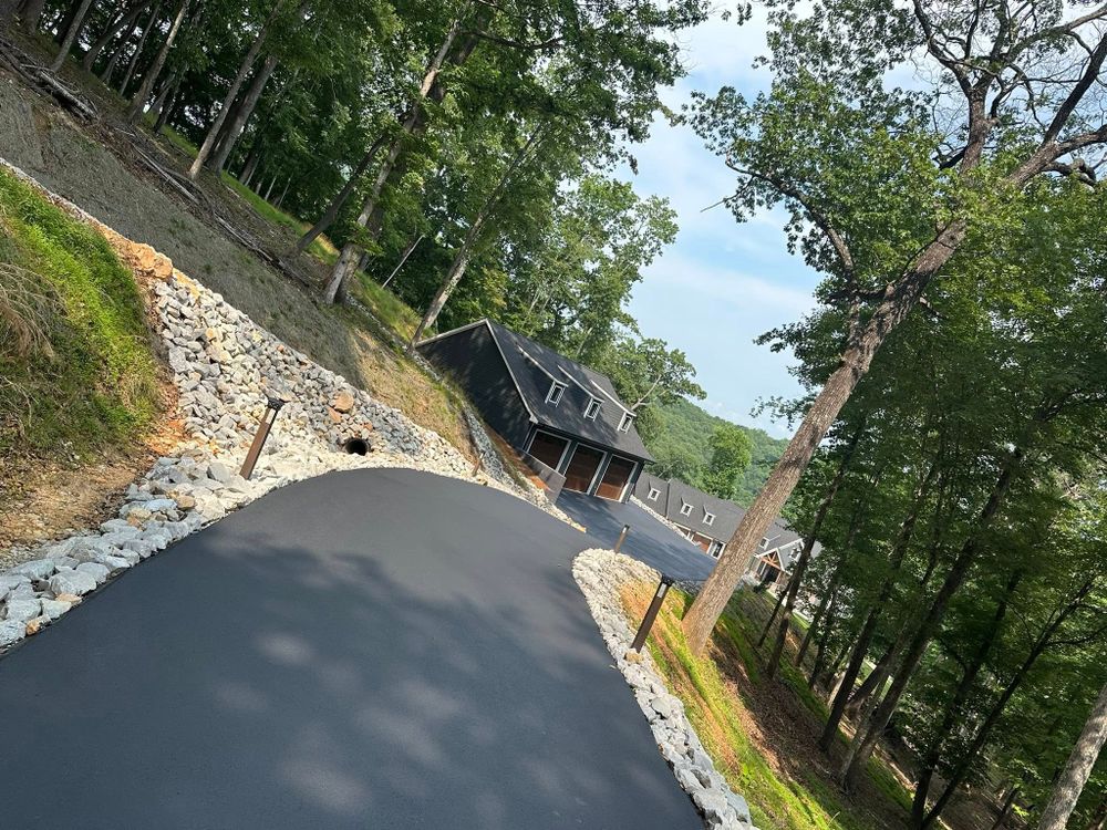 Asphalt for Metzler Paving and Sealcoating in Jacksboro, TN