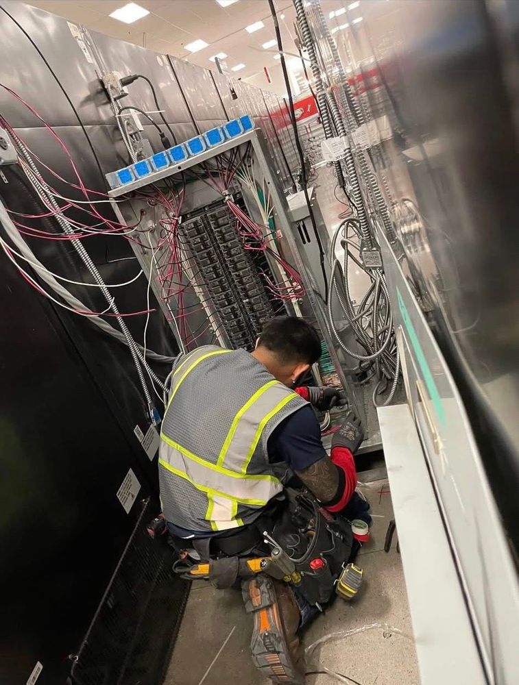 MR Top Quality Electric team in El Paso, TX - people or person