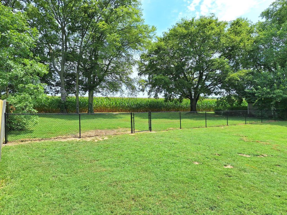 All Photos for Apex Fence in Henderson, KY