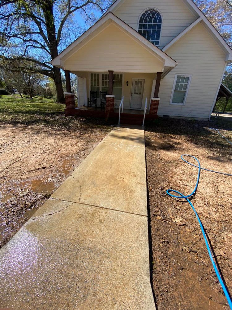 All Photos for Cowboys Lawn Care & Pressure/Soft Washing in Carrollton, Georgia